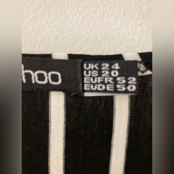 BooHoo Black & White Wrap Blouse - Picture 4 of 7